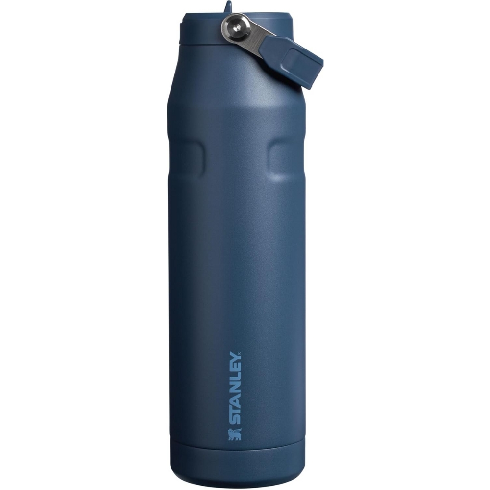 Foto do Produto Garrafa Térmica Stanley The AeroLight IceFlow Bottle Flip Straw 2.0 Lid 1.1L - Navy