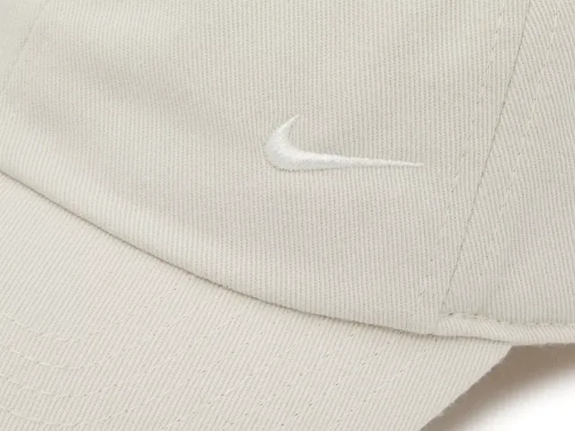 Foto do Produto NIKE KEPIS FZ5698104 S/M GRIS