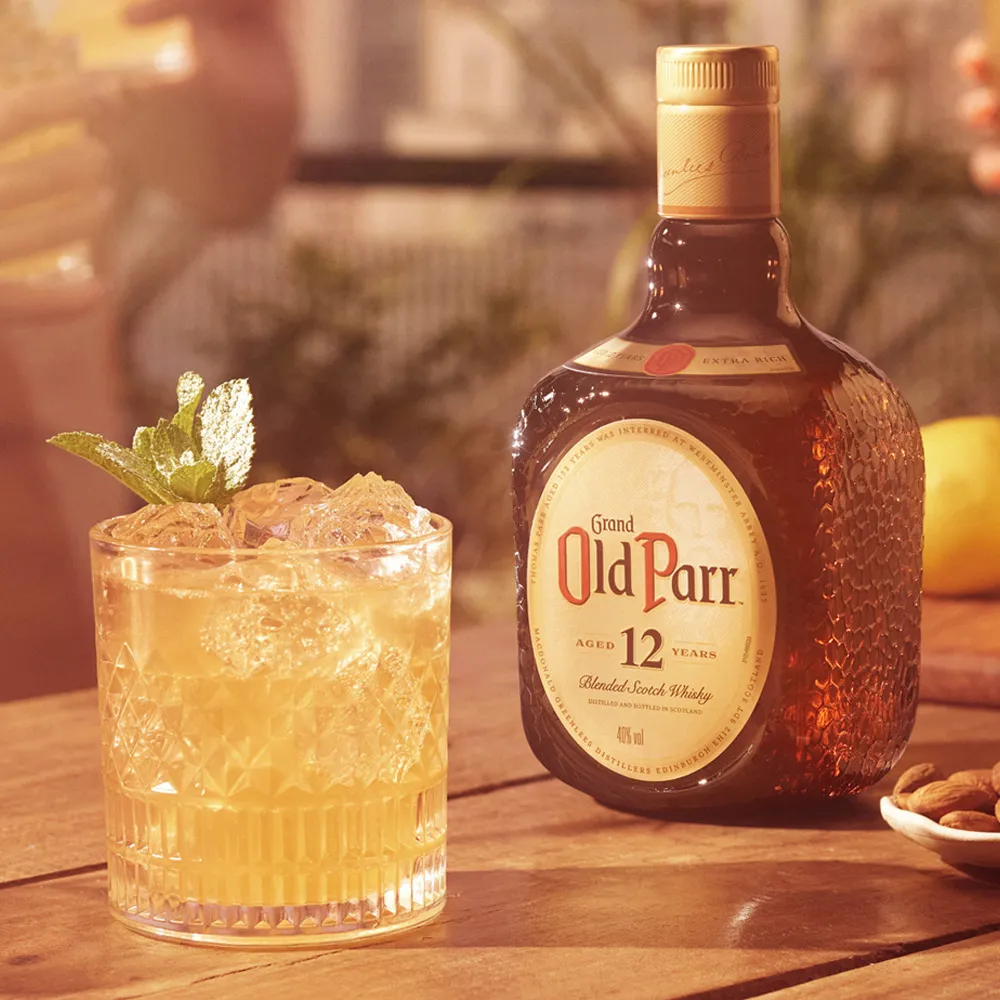 OLD PARR WHISKY 12 AÑOS 1LT CON 40% ALC na loja New Zone no