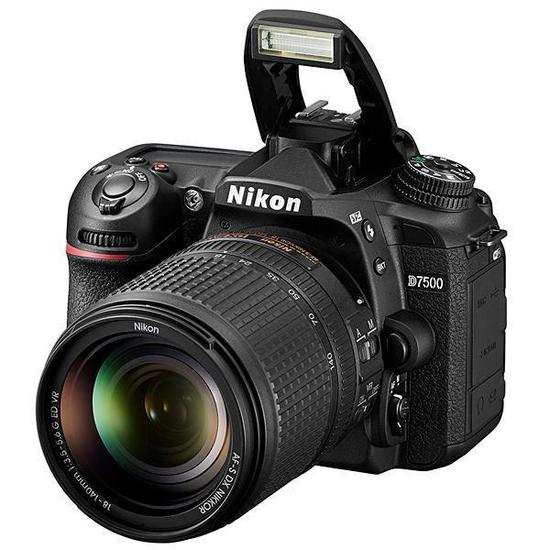 Foto do Produto Câmera Digital Nikon D7500 20.9MP 3.2" Lente AF-S DX NIKKOR 18-140MM VR