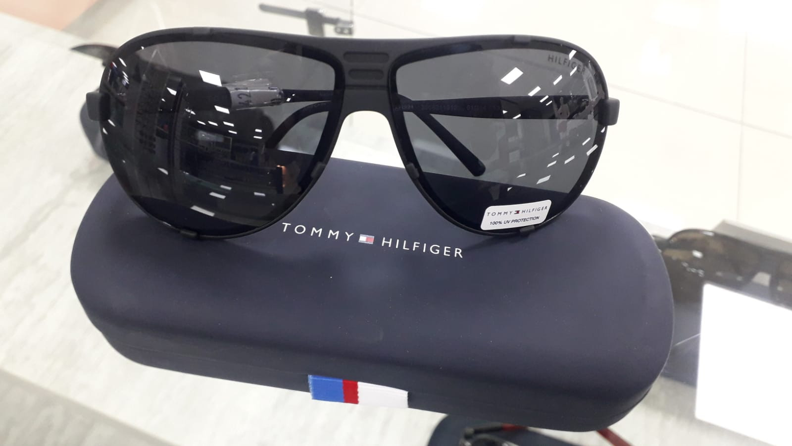 Foto do Produto Óculos Tommy Hilfiger Masculino Draco OM521 Matte Rubberize - 66396449-000-874-STD